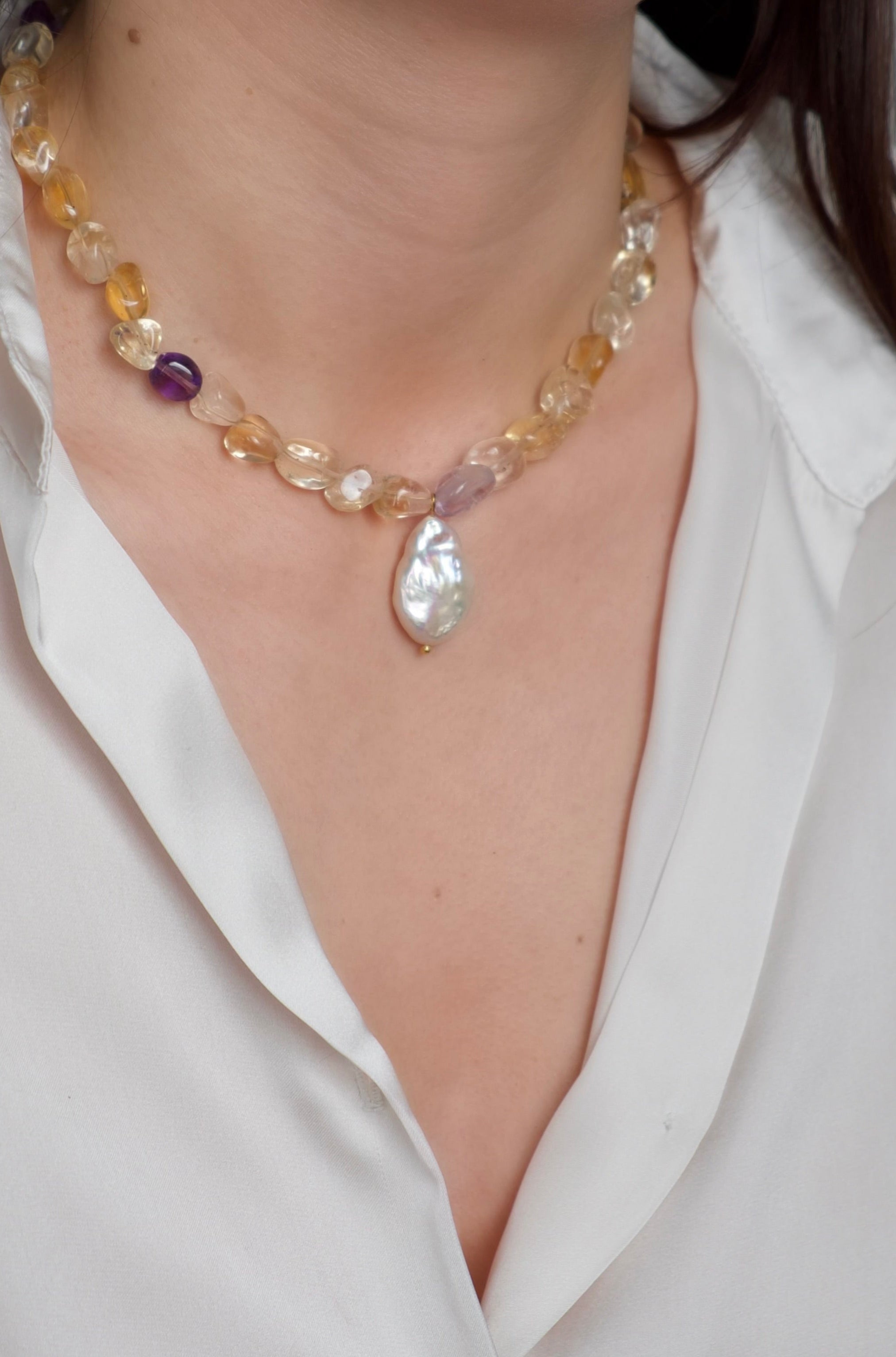 Luz Necklace