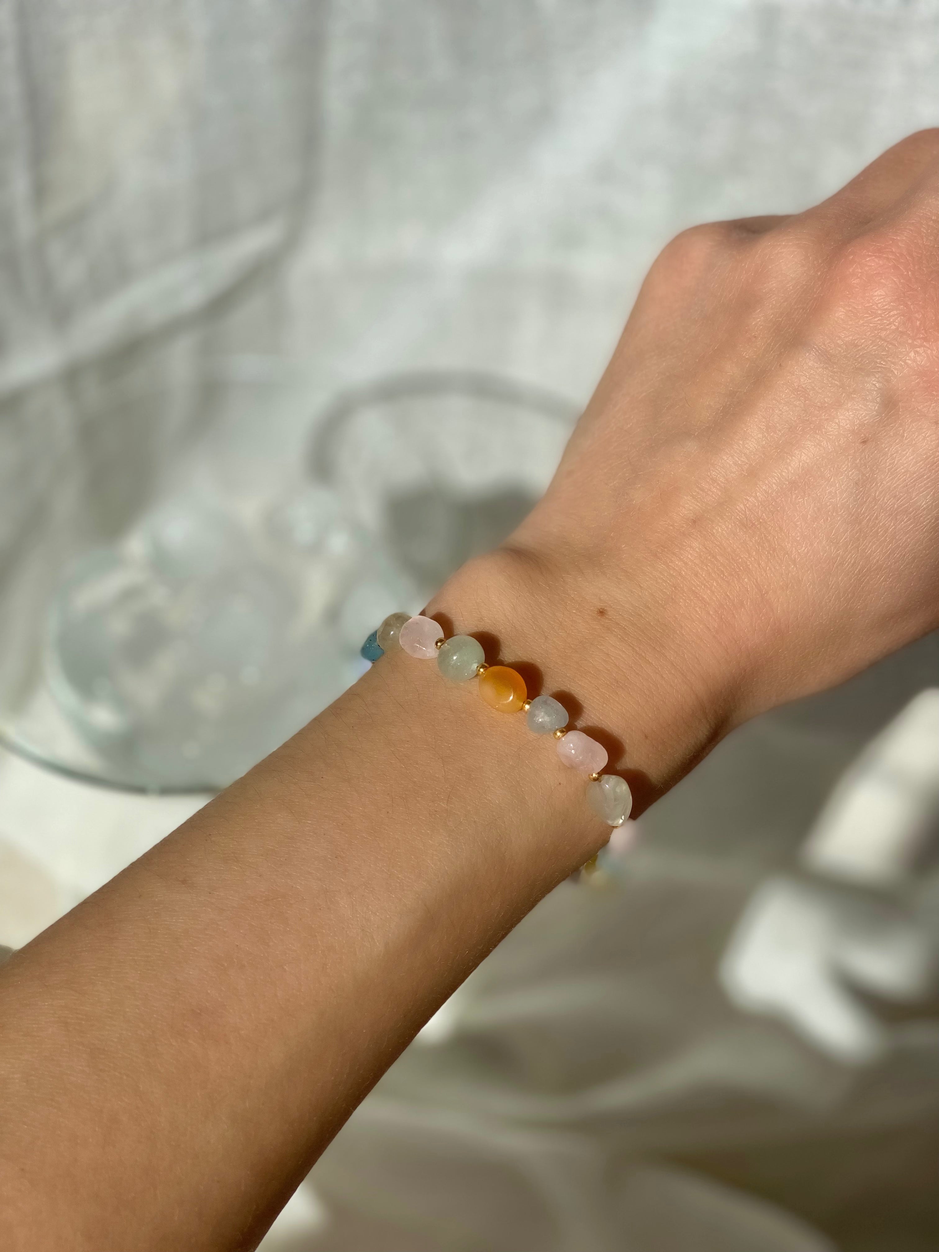 Tova Bracelet | Pastellfarbenes Edelstein-Armband