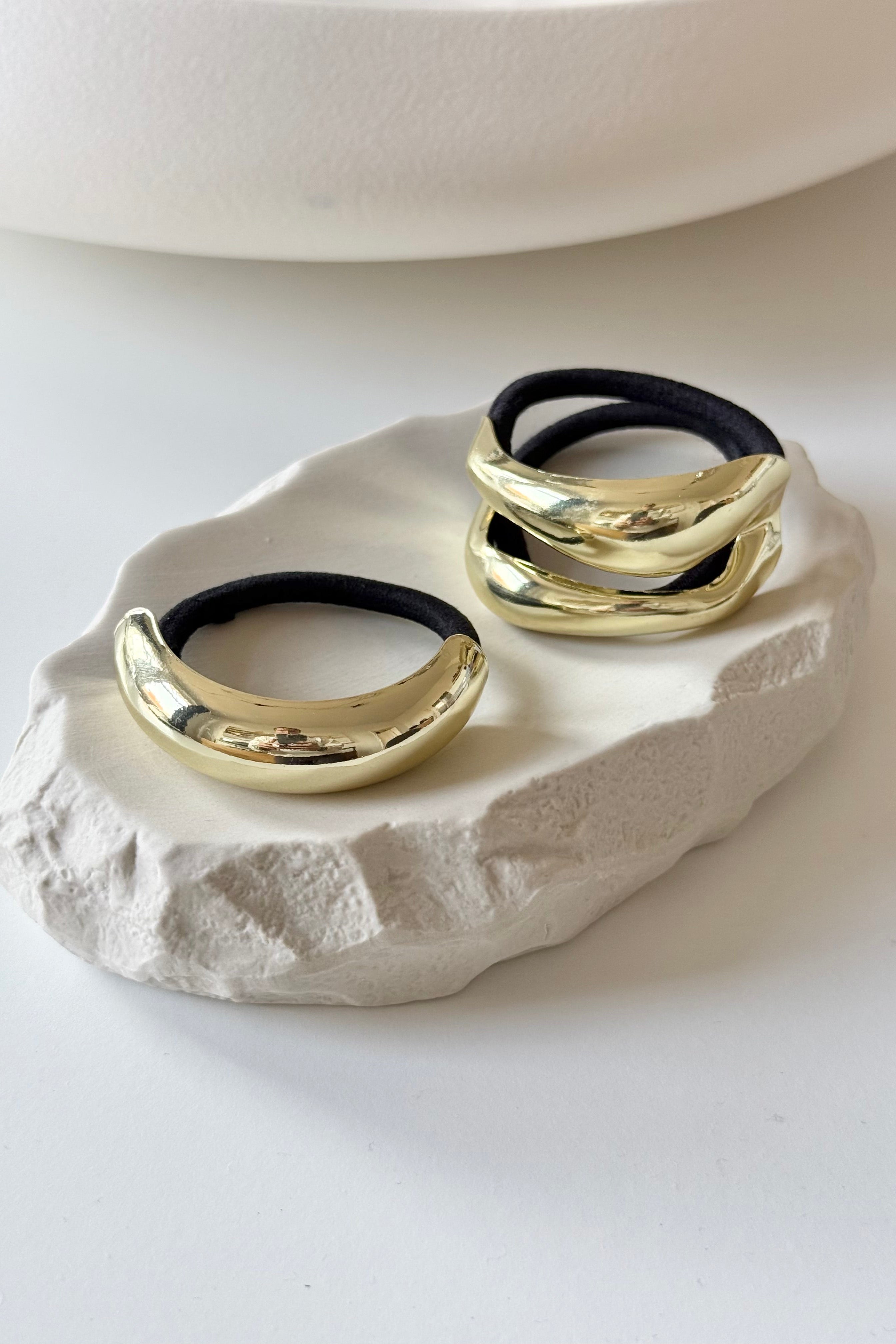 Haargummi mit Metall Gold