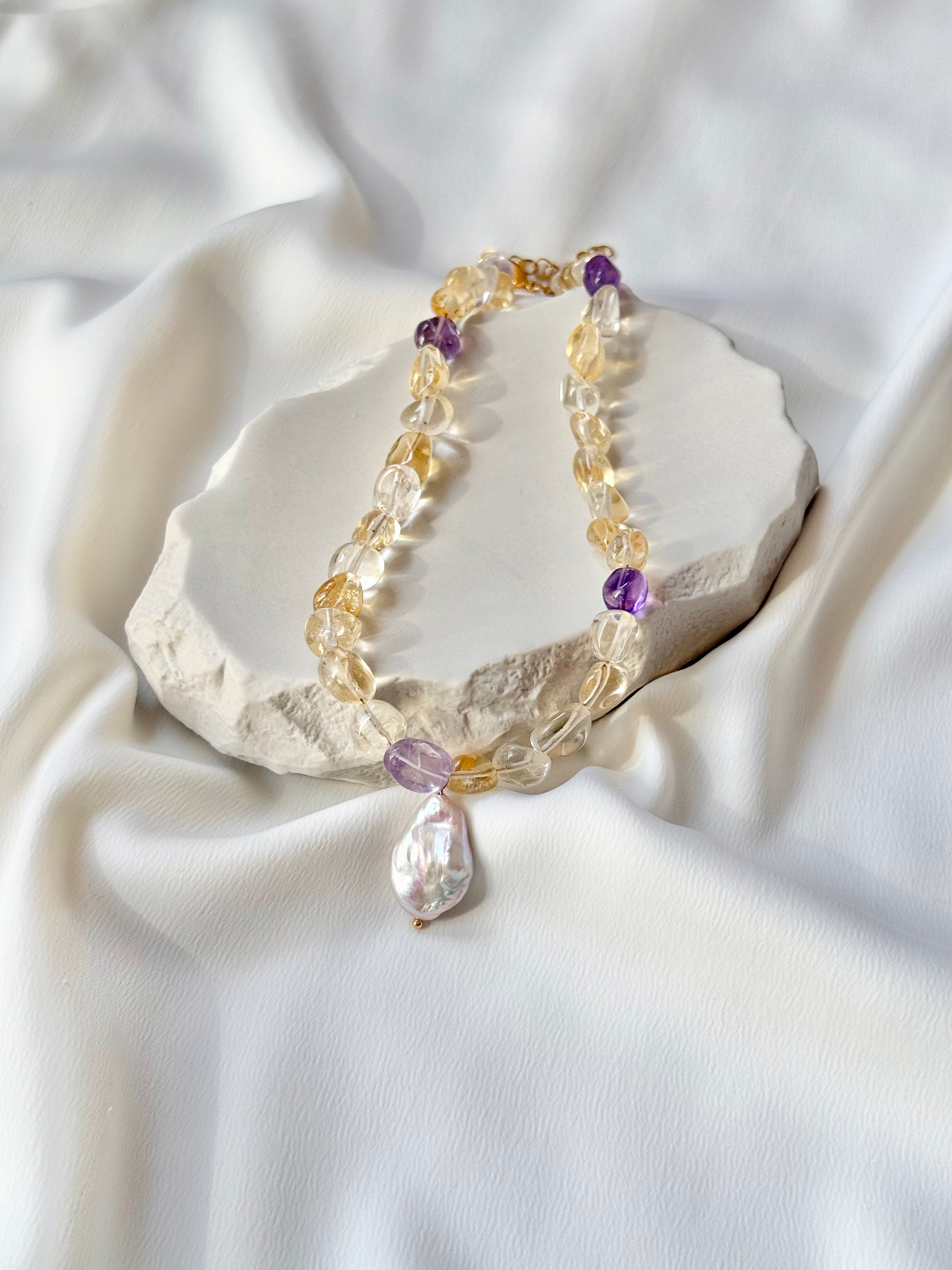 Luz Necklace
