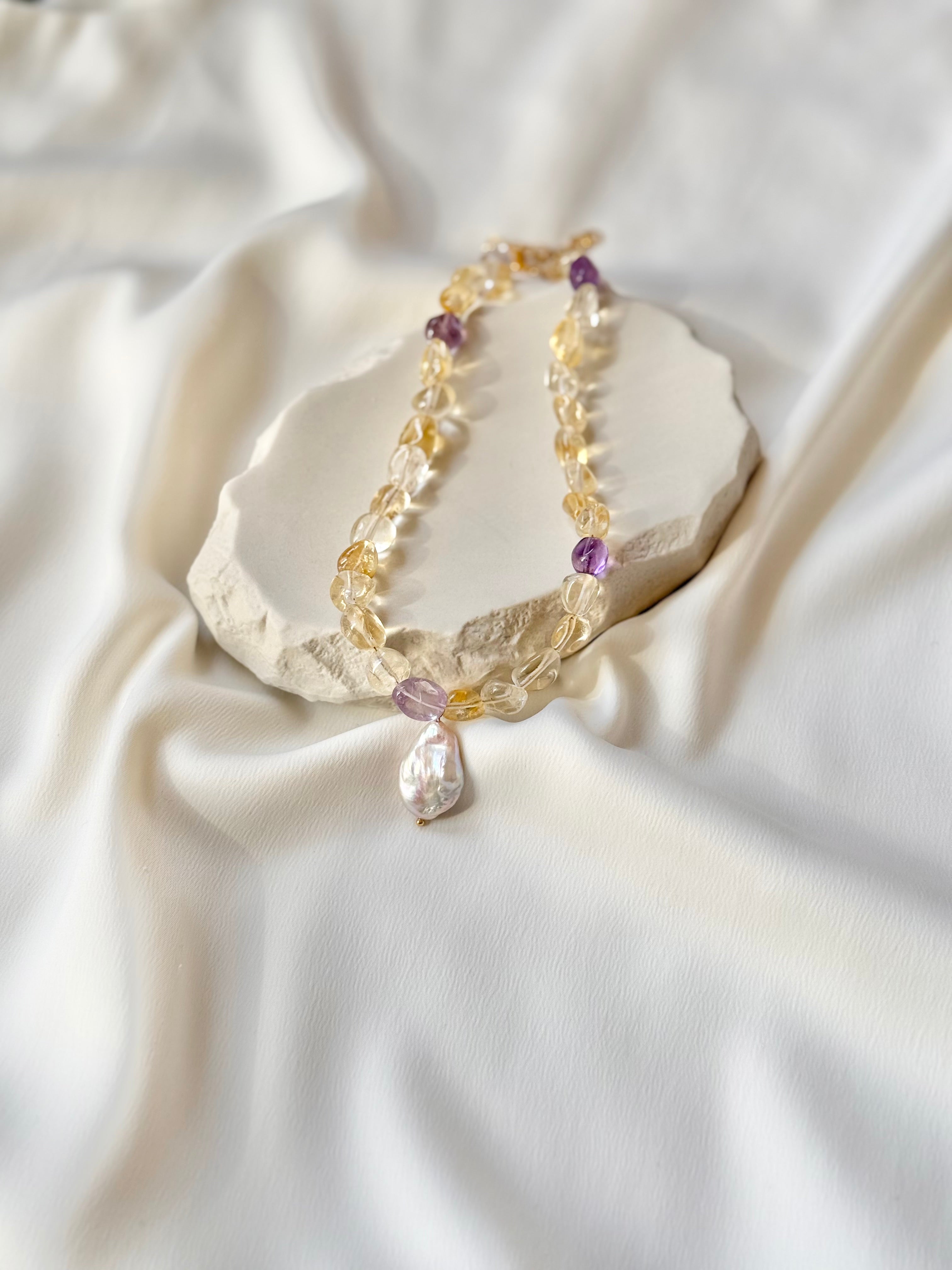 Luz Necklace