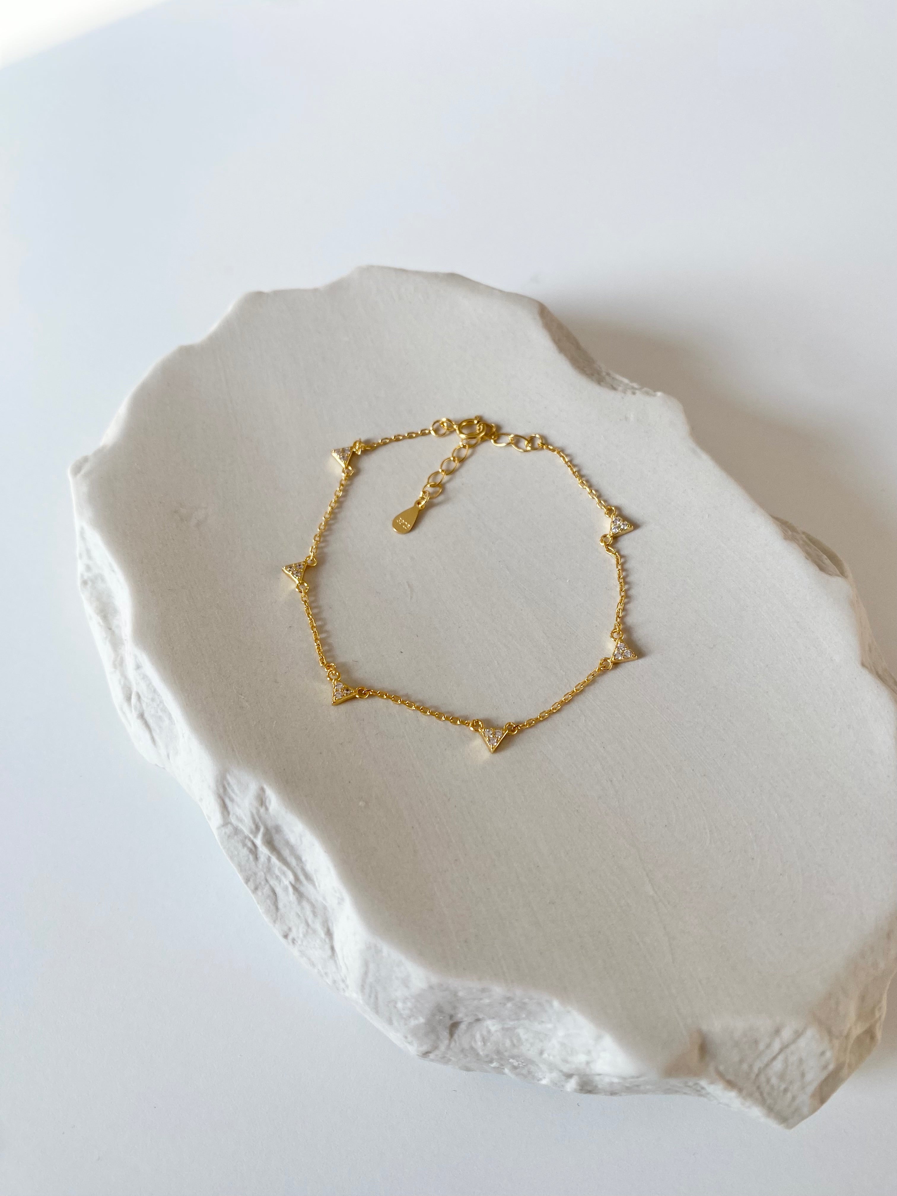 Tiny Triangle Bracelet