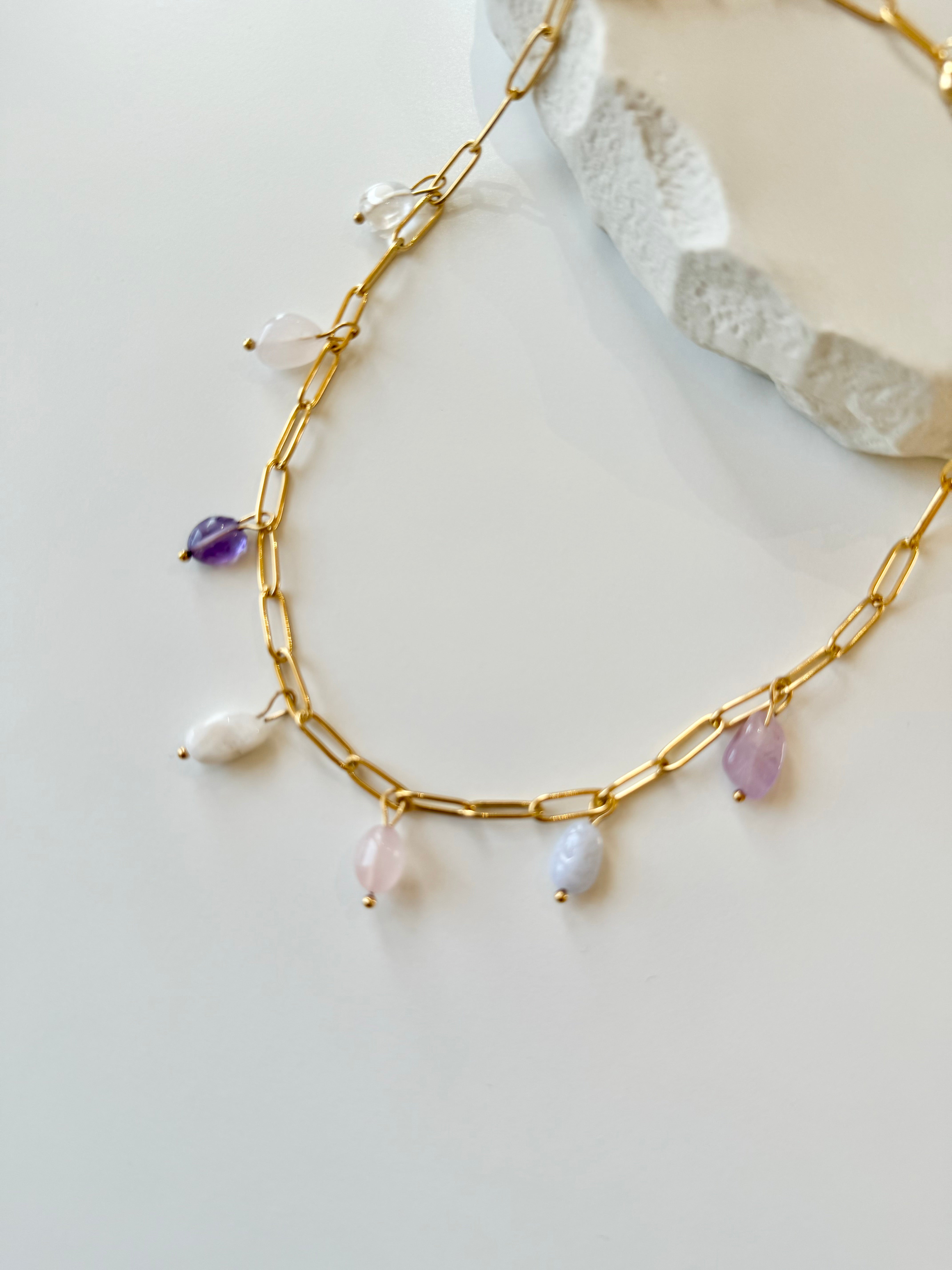 Alja Necklace | Lilac Edition